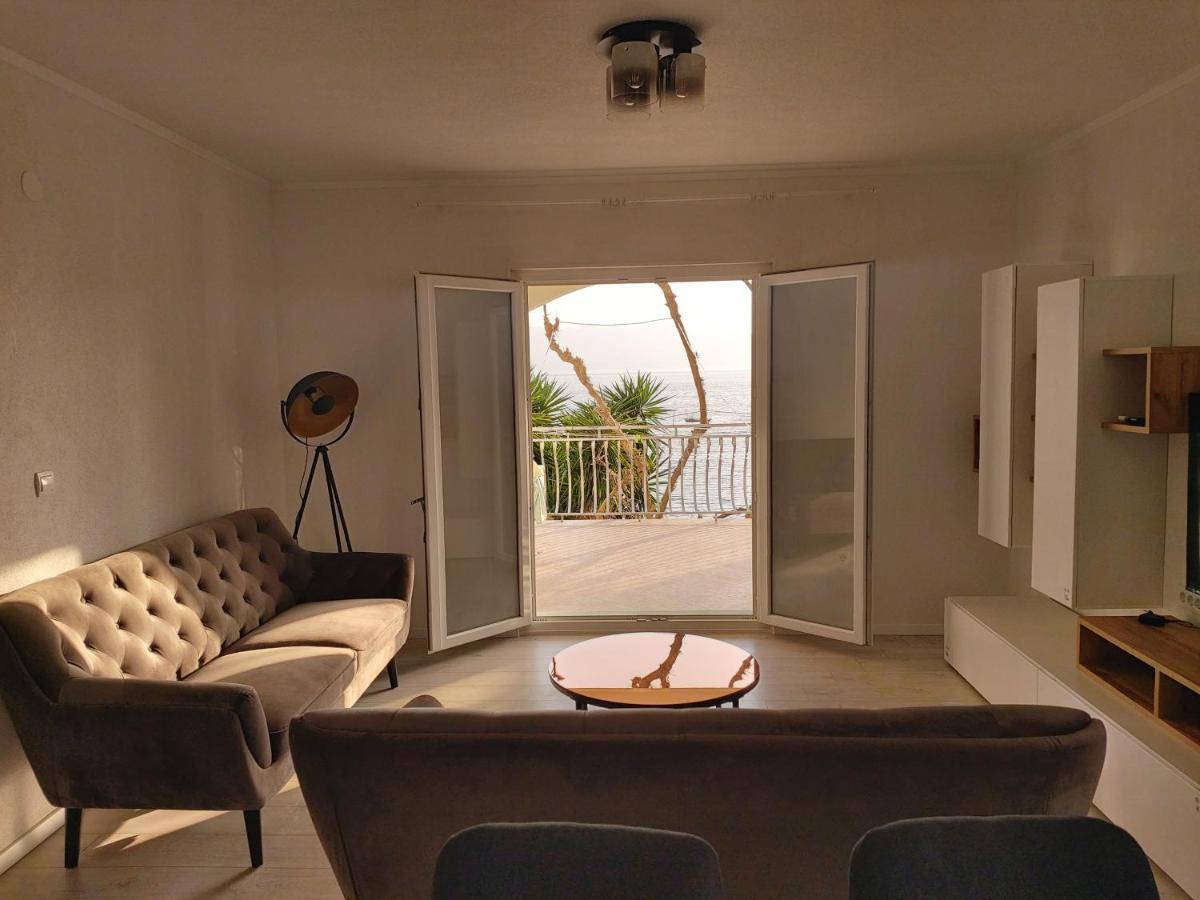 Apartment Franic Sucuraj Bagian luar foto