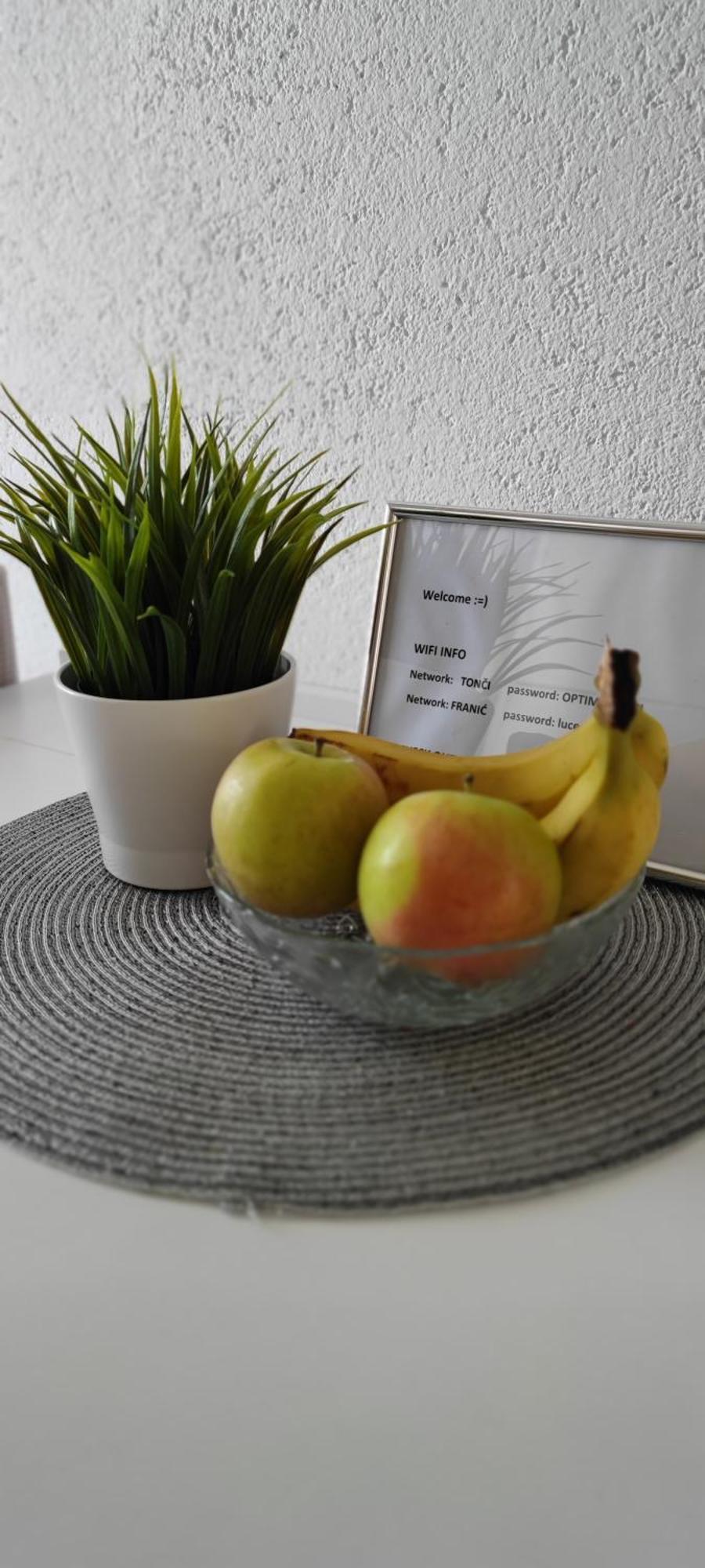 Apartment Franic Sucuraj Ruang foto