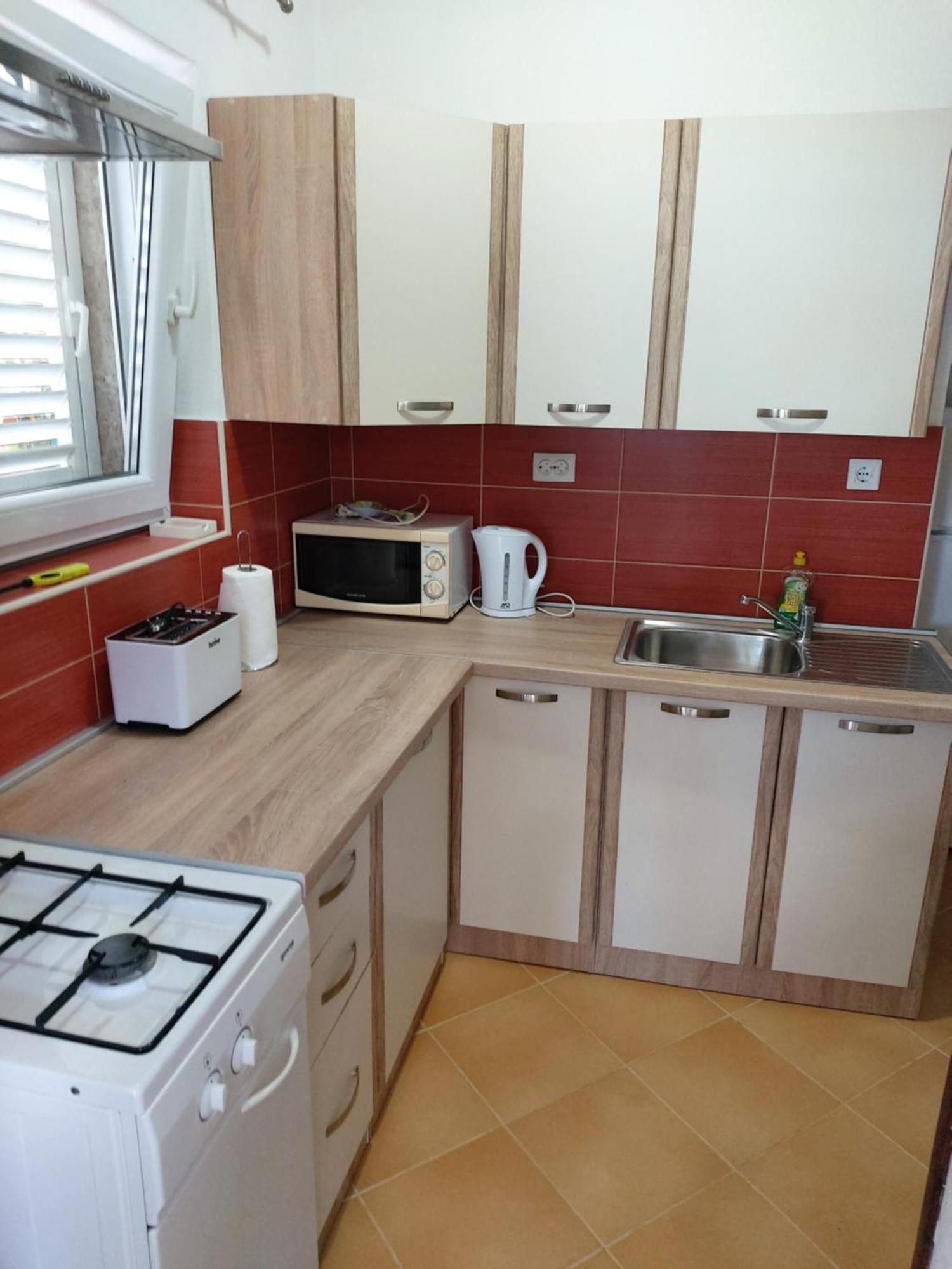 Apartment Franic Sucuraj Ruang foto