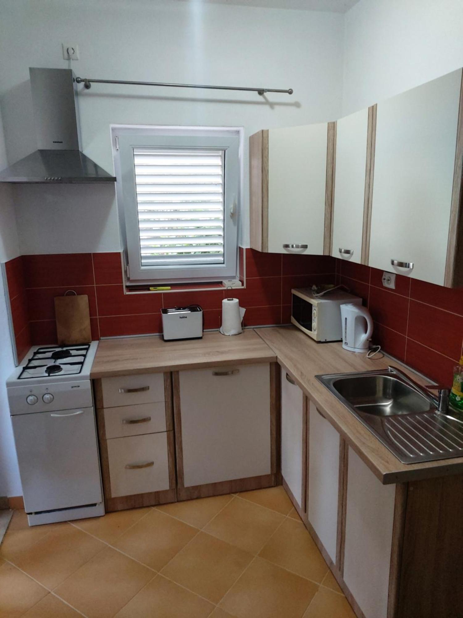 Apartment Franic Sucuraj Ruang foto