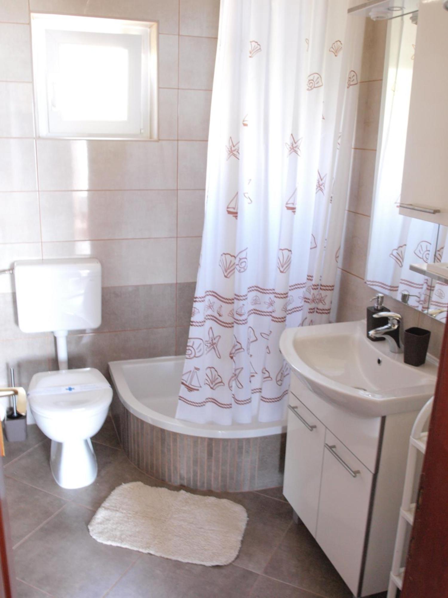 Apartment Franic Sucuraj Bagian luar foto