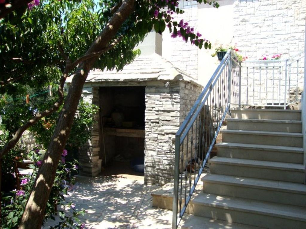 Apartment Franic Sucuraj Bagian luar foto